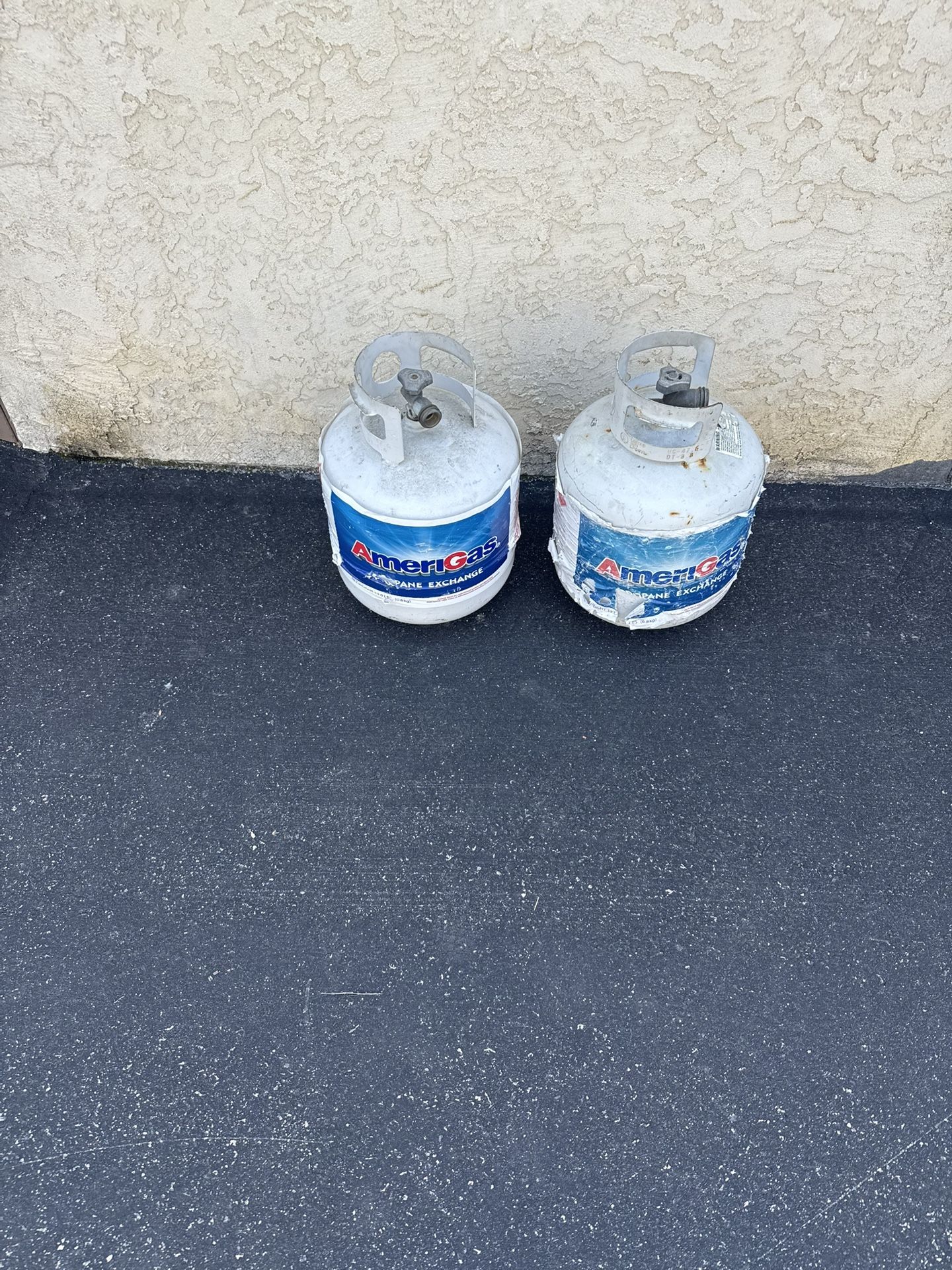 Empty Tanks. 2tanks)