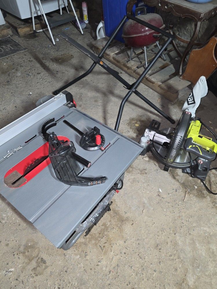 RYOBI
14 Amp Corded 10 in. Compound Miter Saw with LED Cutline Indicator
CRAFTSMAN 10.0-in 15.0 -Amp 120.0 -Volt Portable Jobsite Table Saw with Foldi
