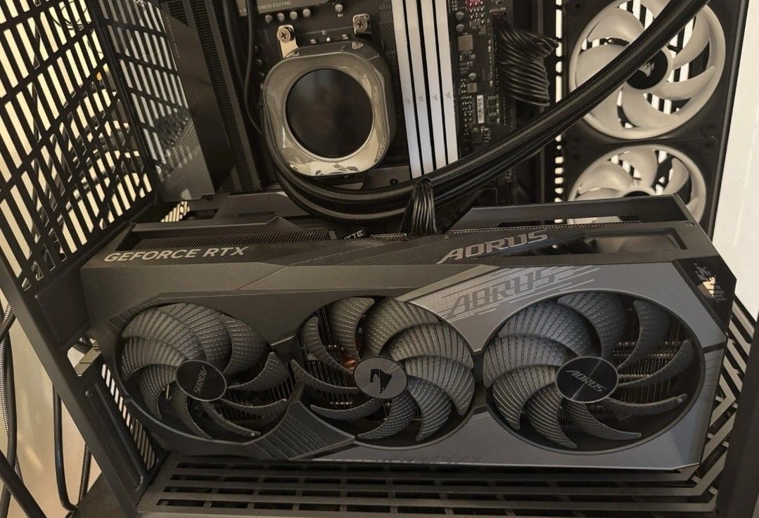 GIGABYTE AORUS GeForce RTX 4090 MASTER 24GB GDDR6X Graphics Card