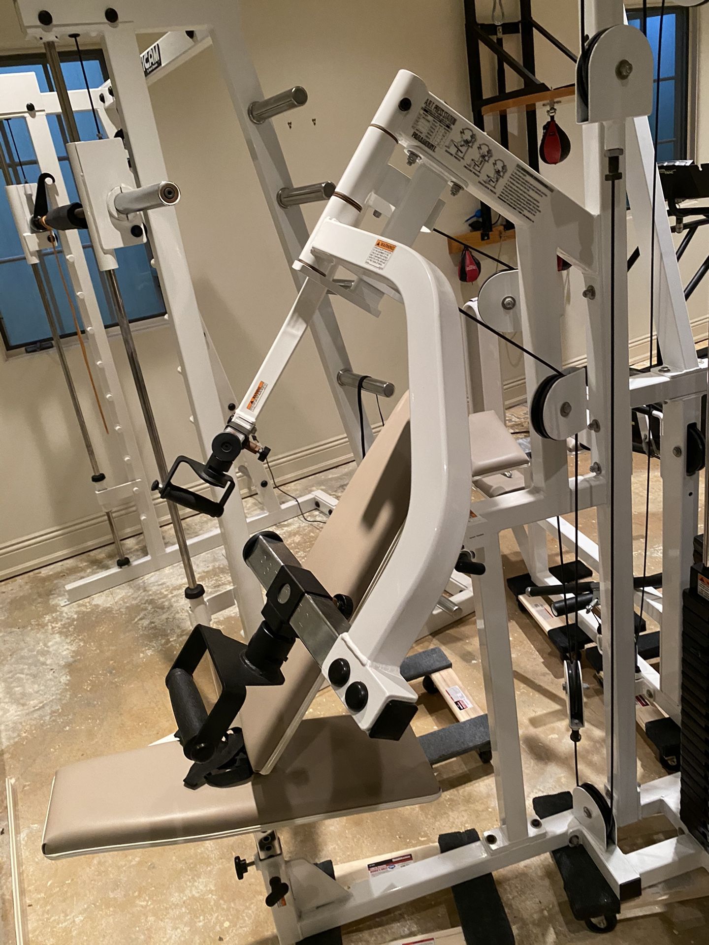 Paramount fit 5000 complete home gym, in mint condition like new, gym equipment