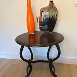 Round End Table 
