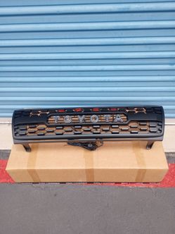 Tacoma black grille