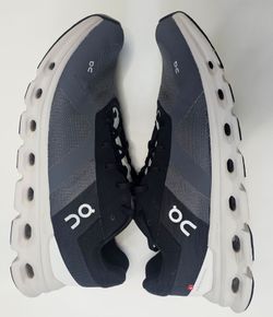 On Cloudrunner sneakers in the Eclipse/Frost (black and grey) colorway.
PRE-LOVED
great condition
Super clean inside and out
No box
Low price