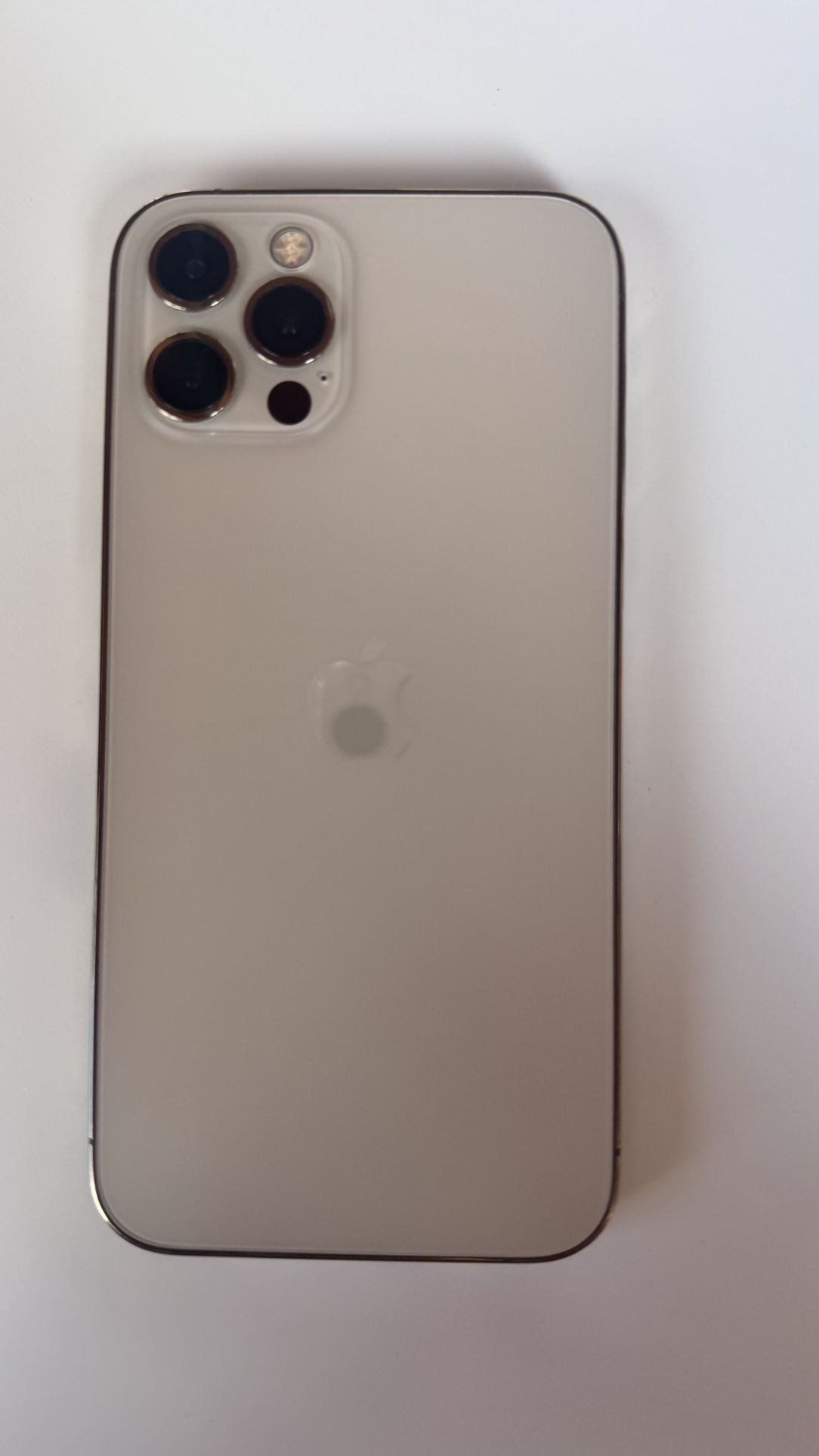 iPhone 12 Pro - Color Desert Titanium