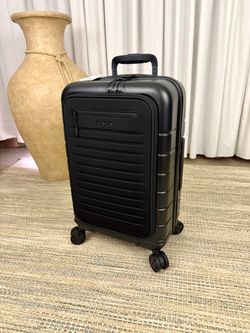 Samsonite Variate Spinner Carry-on Suitcase