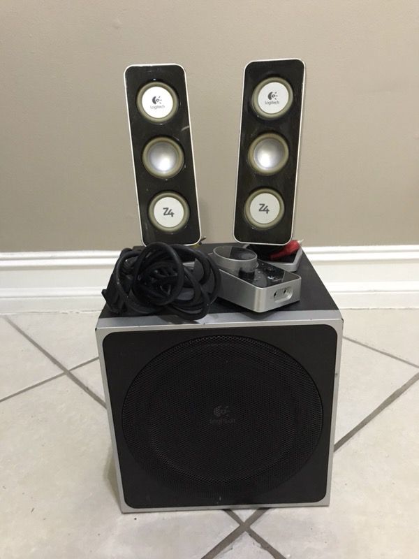 Logitech Z-4 2.1 Speaker System with Subwoofer Sale in Fort - OfferUp