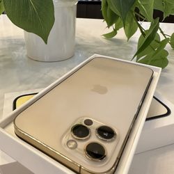 GORGEOUS iPHONE 12 PRO 128GB UNLOCKED + USBC CHARGER FIRM