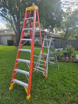 2 escaleras $200, por los dos