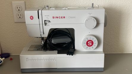 Singer classic heavy duty sewing machine