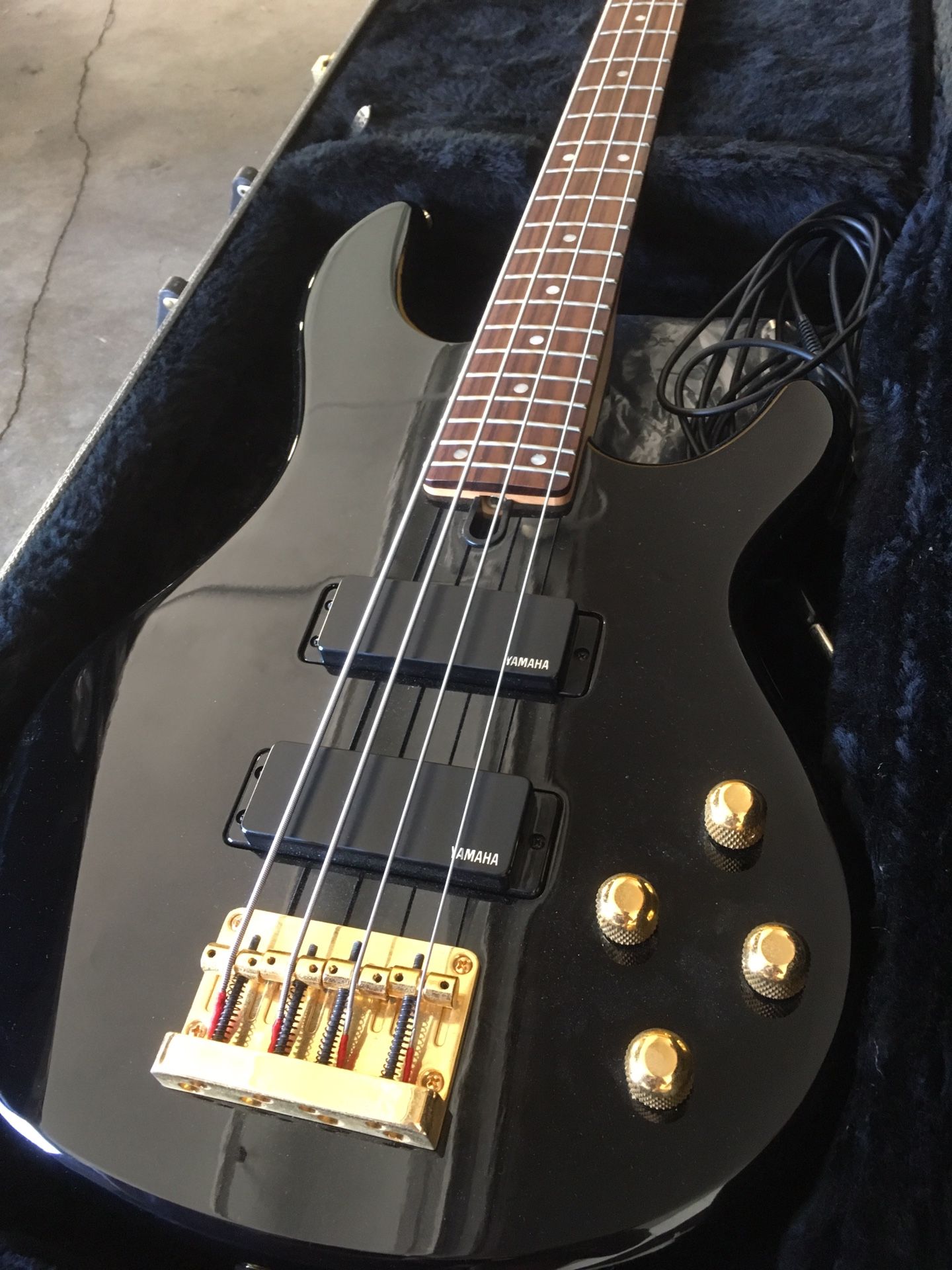 Yamaha Black BBG4SII Bass Guitar