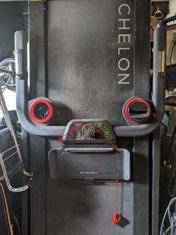 Echelon stride treadmill