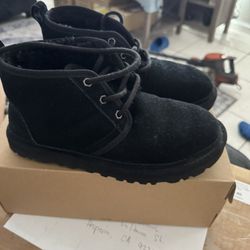Ugg Neumel Size 8 