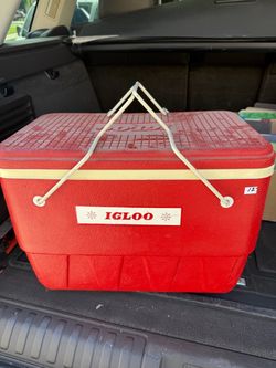 Vtg red igloo ice chest