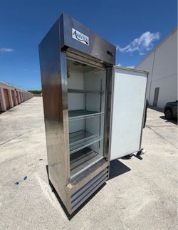 🔥 AVANTCO COMMERCIAL REACH-IN REFRIGERATOR FOR SALE 🔥