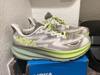 Mens Tennis Shoes Size 11-5 Good Condition