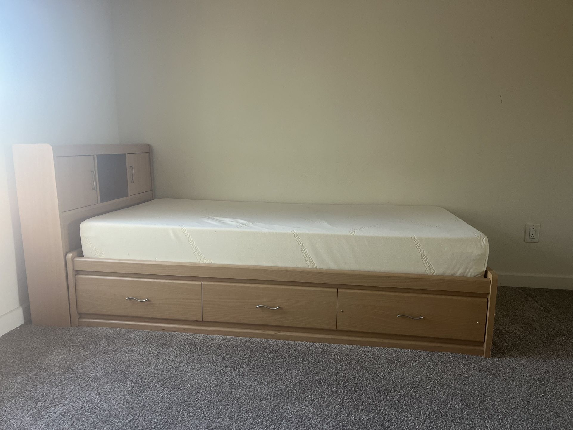 Free Children/teen Bed With Storage l Cama gratuita para niño/a o adolescente con almacenamiento
