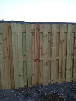 Wood fence/cercas de madera