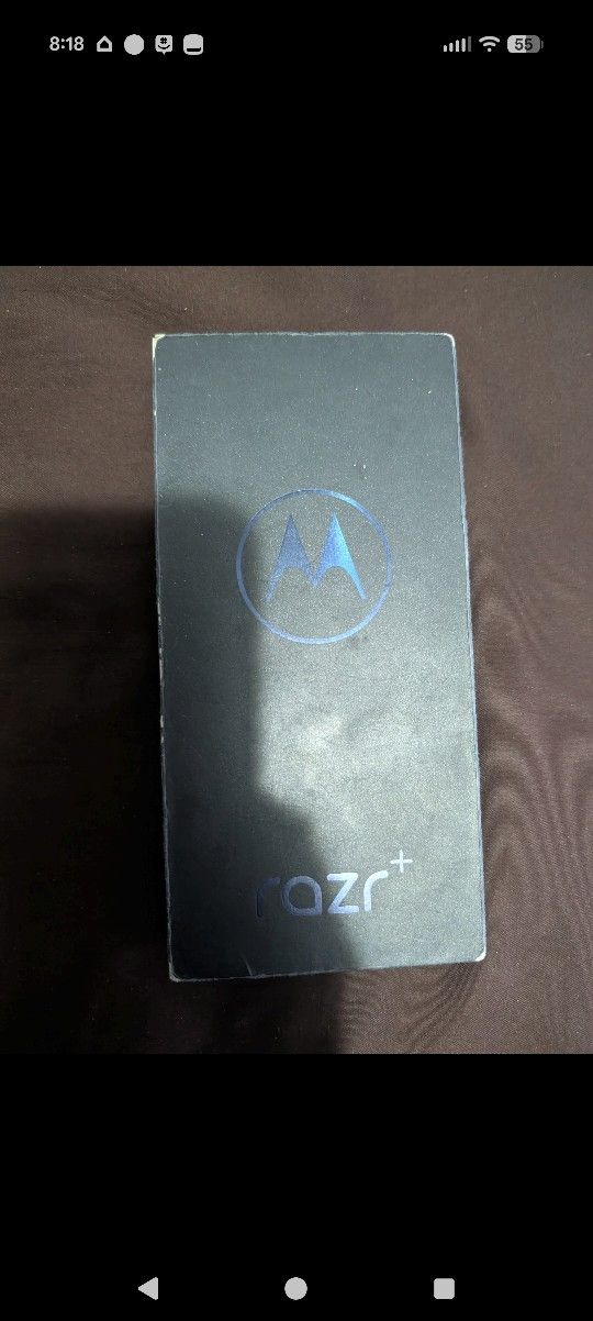Motorola Razr Plus 2024 