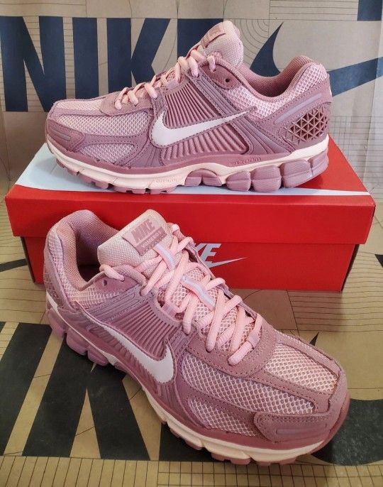 Nike Zoom Vomero 5 Red Stardust Men’s Size 7 Women’s Size 8.5