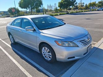 2008 Toyota camry automático 4cilindros motor transmission excelente pasa smog check  placas 2027 pintura mal así como se ve en foto s soli gente seri