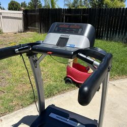 Treadmill, auto incline, clean Horizon, folds, quiet motor, soft cushion walking, high end, 