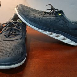 Johnston & Murphy. Mens Casual Shoes. Navy Blue Faux Leather Mesh. Size 9.5