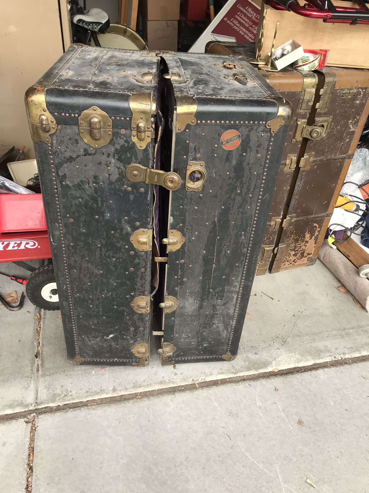 Antique Meyering Steamer Trunk for Sale in Las Vegas, NV - OfferUp