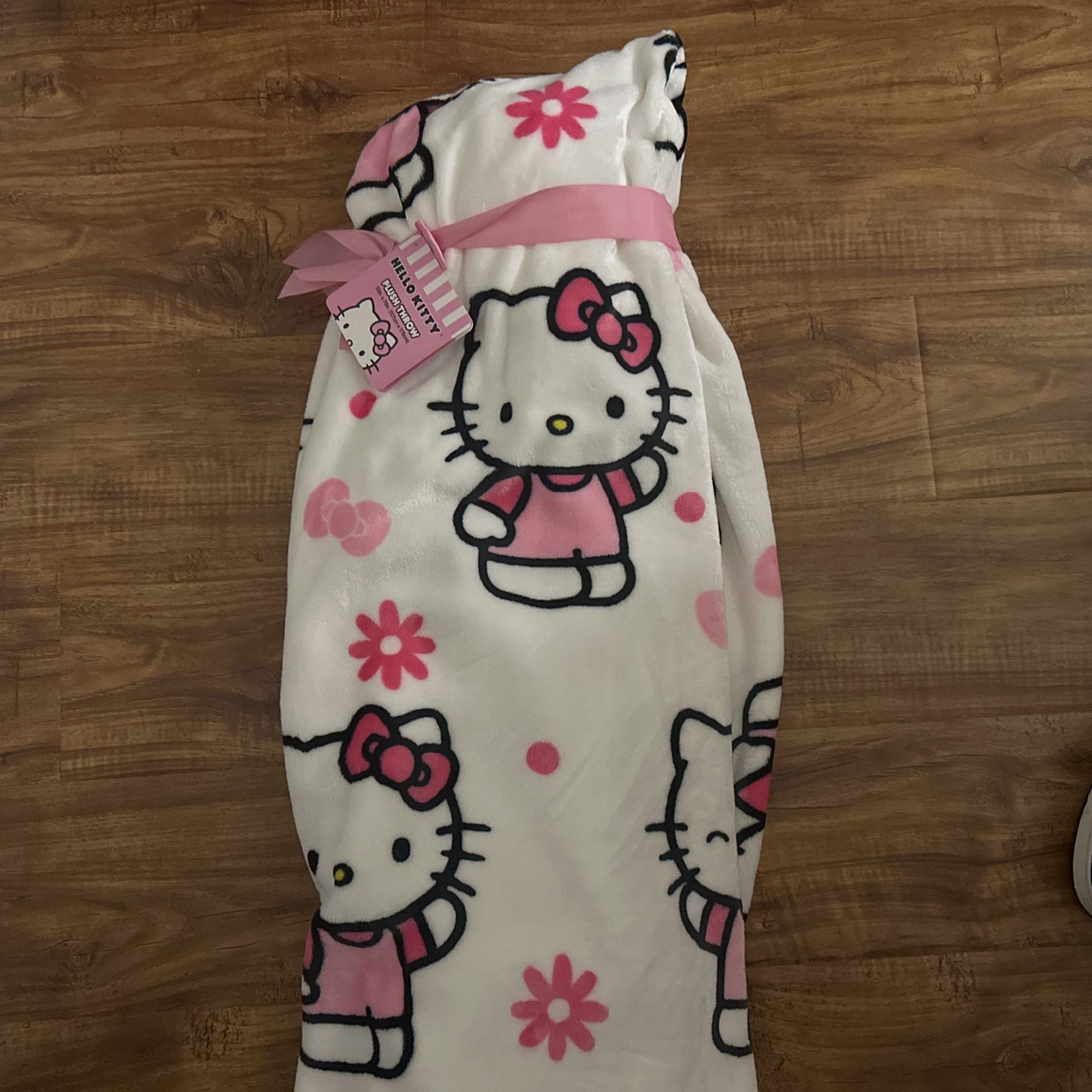 Hello Kitty Daisy Blanket No Hanger