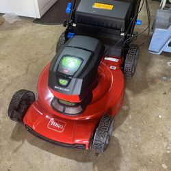 New Toro Mower 60 V Self Propelled With Battery And Charger New