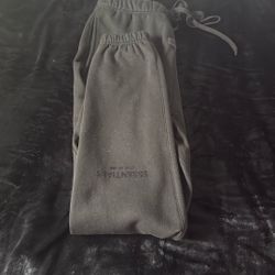 black essentials sweat pants