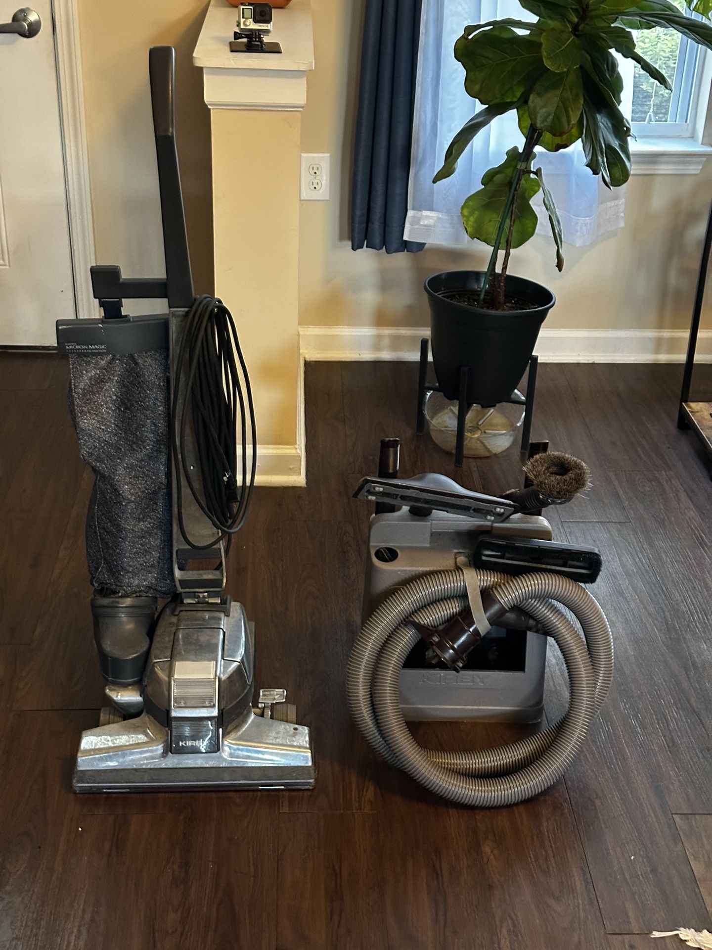 Kirby G4 W/ Attachments And Shampoo System