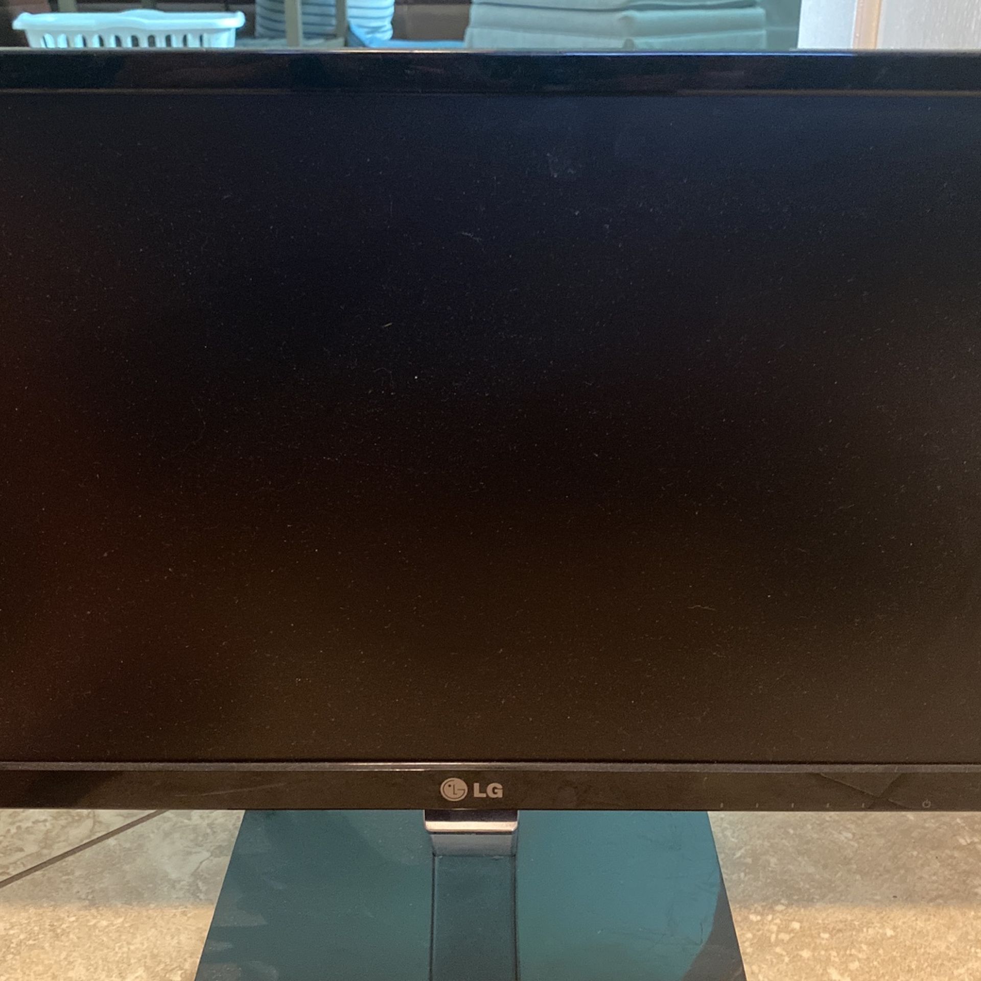 LG Flatron E2260