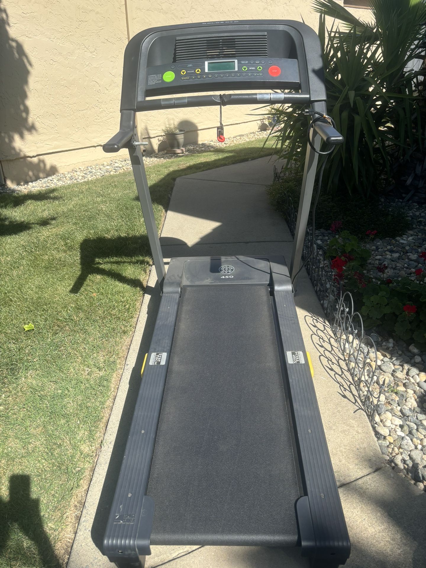 Golds Treadmill