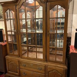 Thomasville China Cabinet 