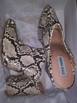 STEVE MADDEN LADIES SHOES.
