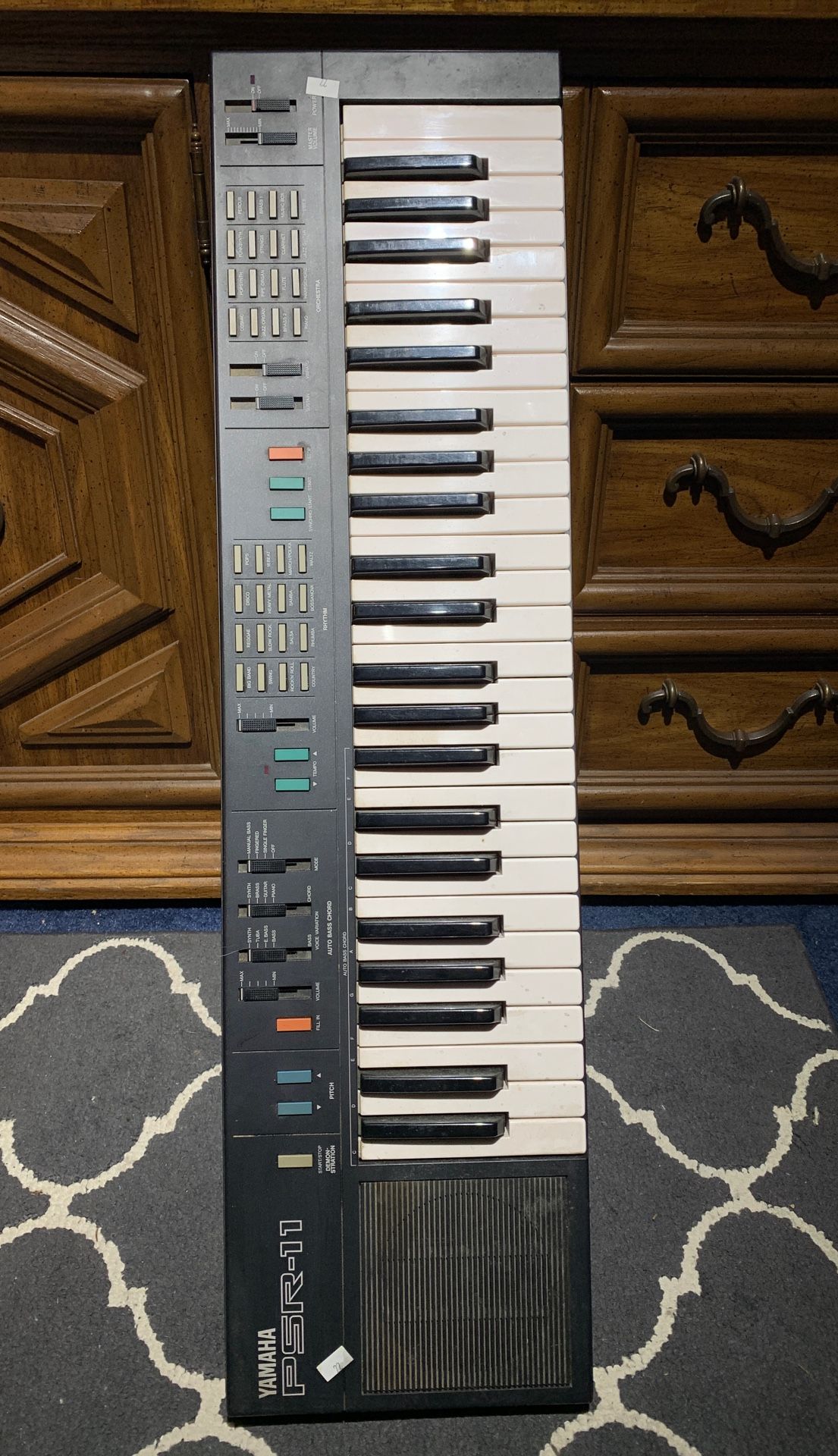Yamaha psr 11 keyboard