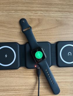 Foldable magnetic Apple wireless charger