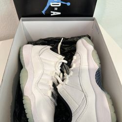 Air Jordan 11 Retro Low Gs Size 5y