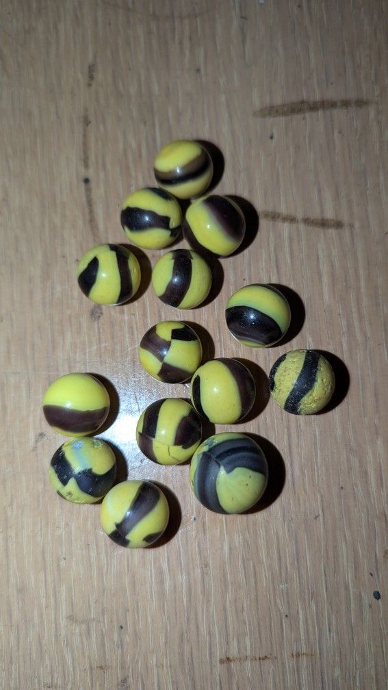 14 Marble King Bumble Bee Vintage Marbles