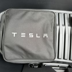 Tesla mobile Charger 