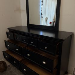 Black Dresser with Mirror – Spacious & Sturdy 