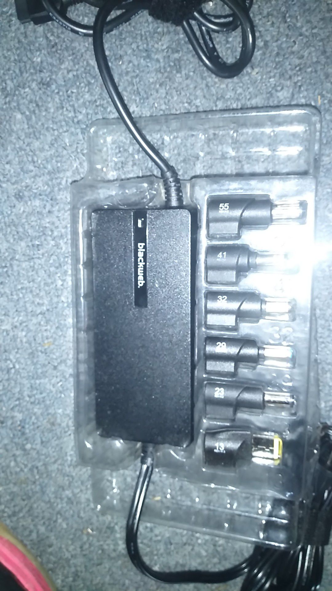 Blackweb universal laptop charger
