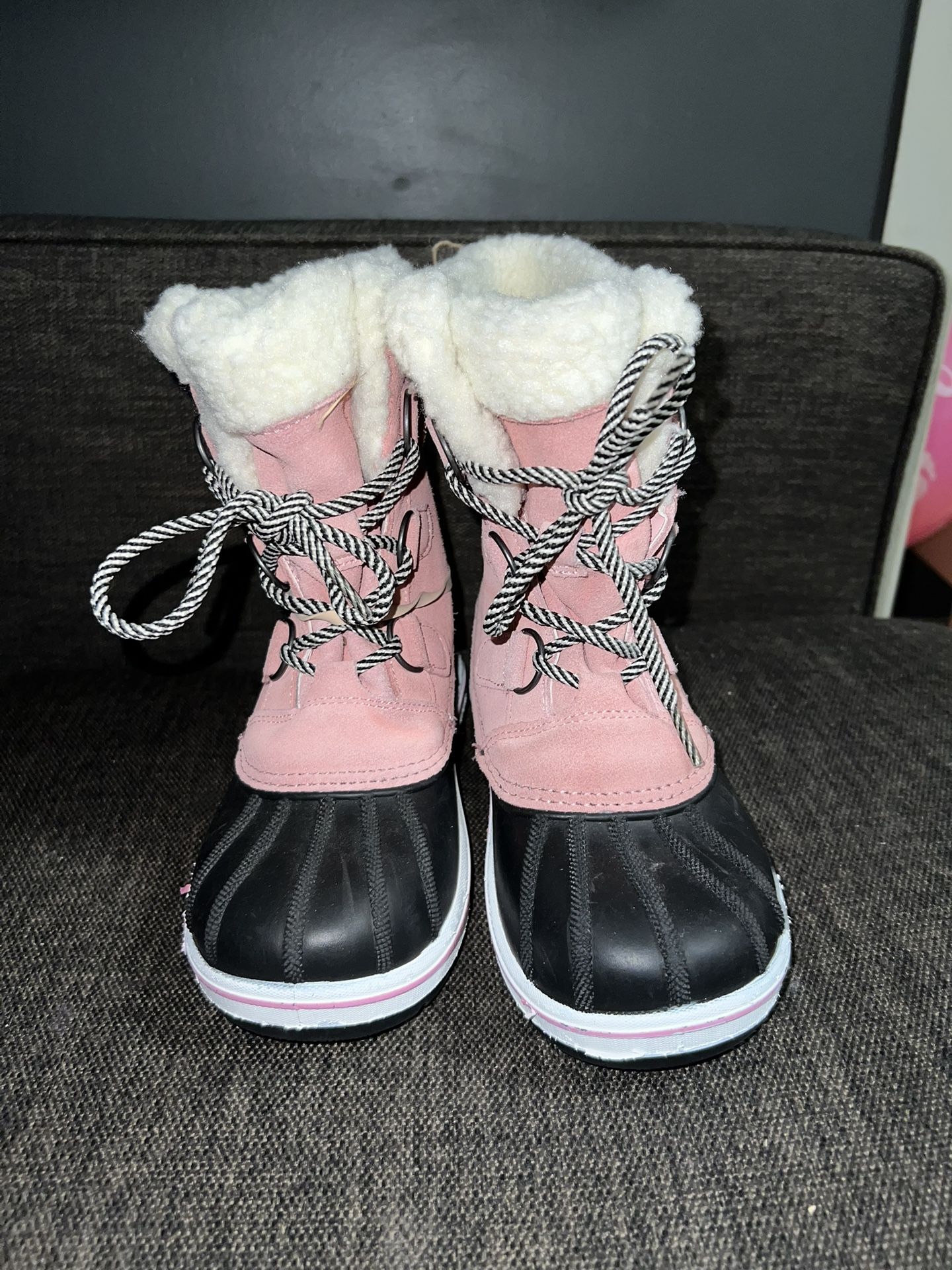 Girl’s Cat And Jack Snow Boots