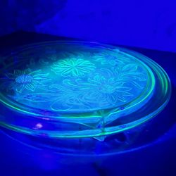 JEANNETTE Vintage Uranium-Glass Cameo Ballerina Footed Cake Plate