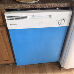 Dishwasher (almost New)