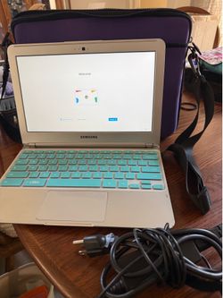 Samsung Chromebook Series 1 (11.6”) 2GB, Silver with purple bag