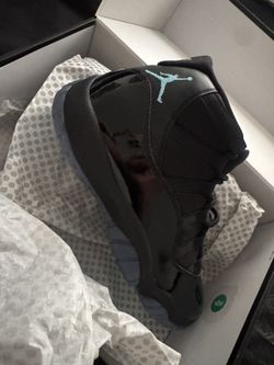 Jordan Gamma 11s size 9.5