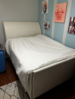 White Full Size Bed With Mattress