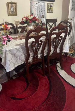Warm  brown dinnig table