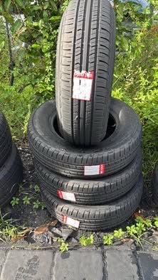 Starfire Solarus Classic Tires 205/75R15